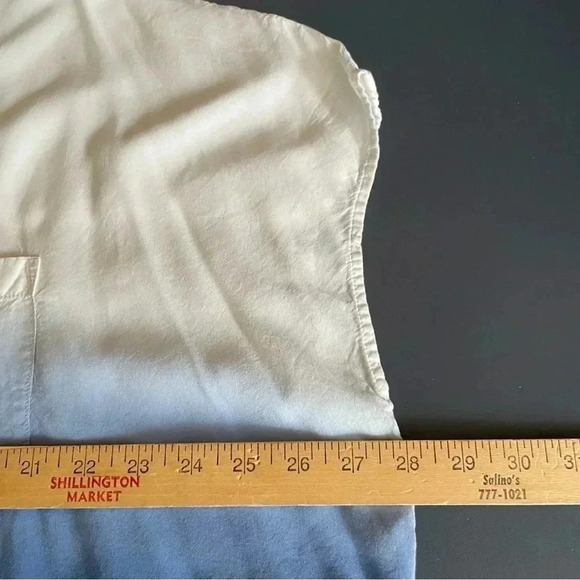 Torrid Women’s Sleeveless Blouse Top Size 3 Blue White Button Down Pocket - Picture 11 of 11